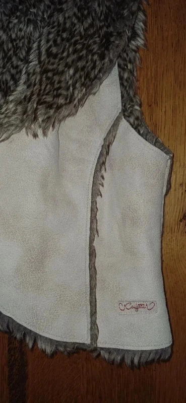 Fake fur sleeveless jacket size 4 years – photo 2